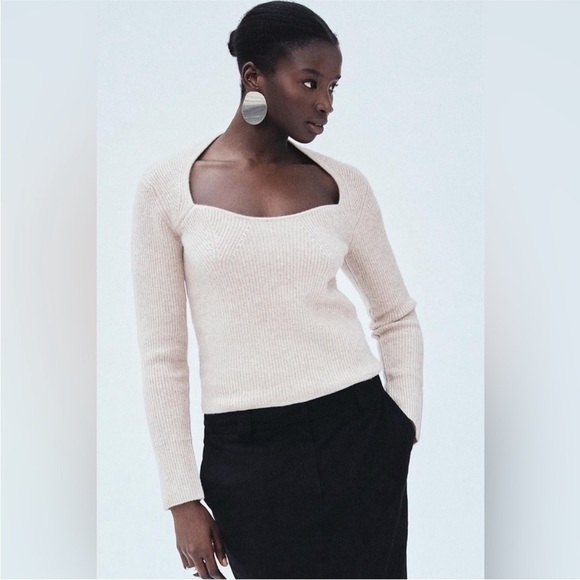 Mayson the Label // Cashmere Blend Sweetheart Neck Sweater - Picture 2 of 8